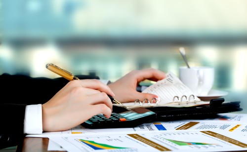 Rozliczanie miesięcznych dochodów w biurze księgowym Polaccount